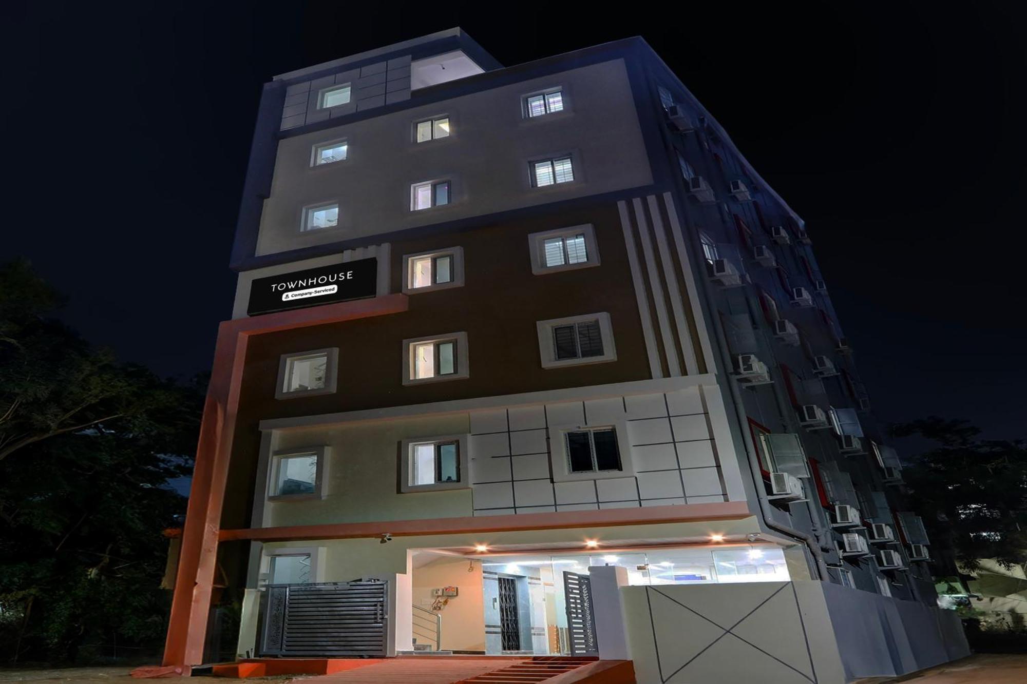 Super Townhouse Nanak Ram Guda Near Waverock Sez Хидерабад Екстериор снимка