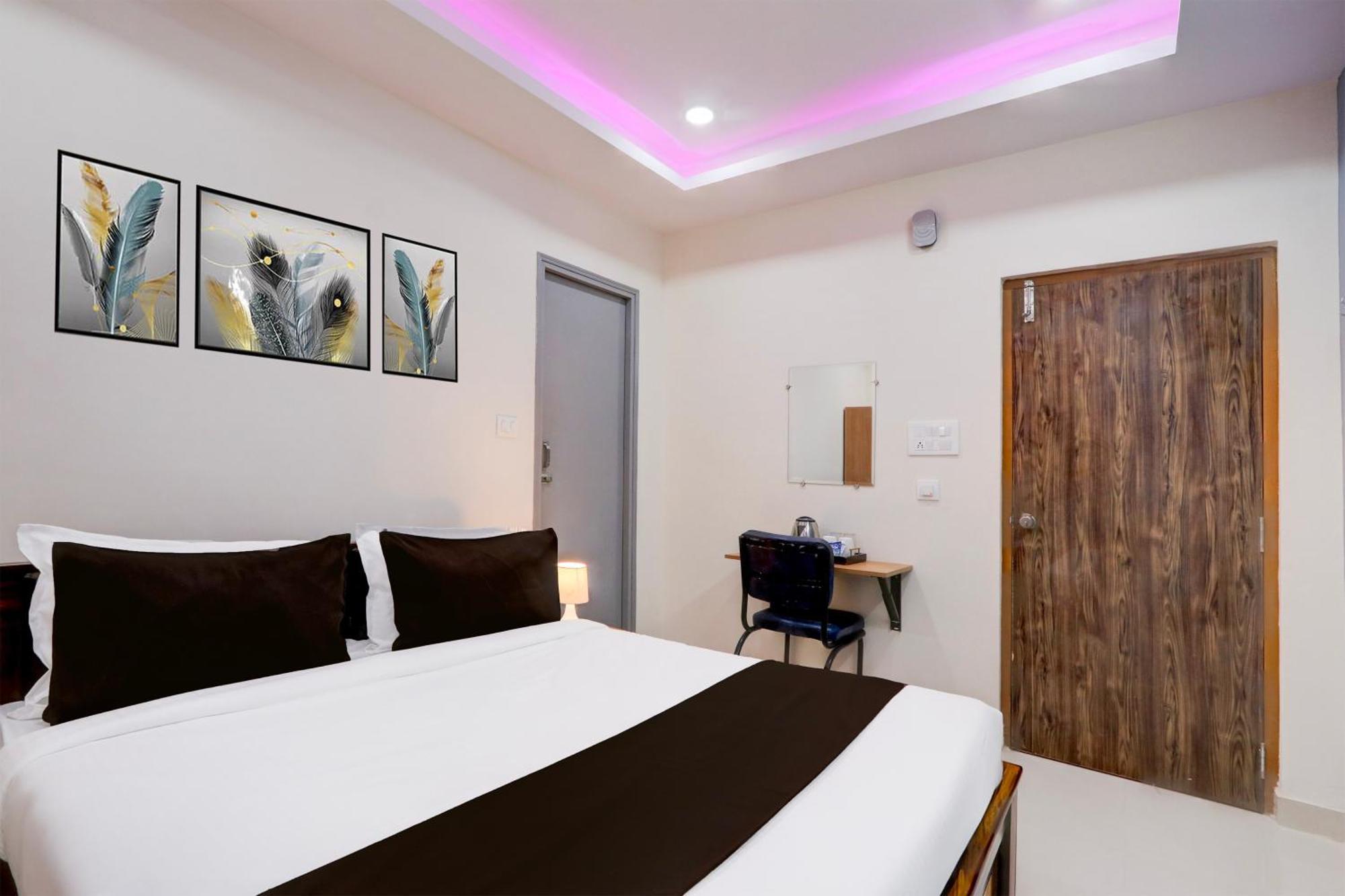 Super Townhouse Nanak Ram Guda Near Waverock Sez Хидерабад Екстериор снимка
